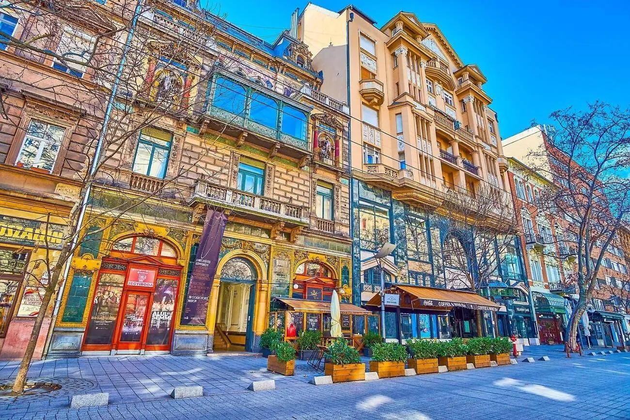 Luxury Exclusive 3 Bedroom Downtown Apartment Budapest Hungary